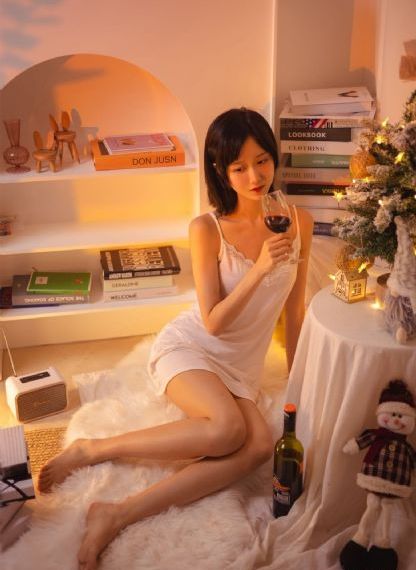 揉捏她饱满的双乳呻吟视频